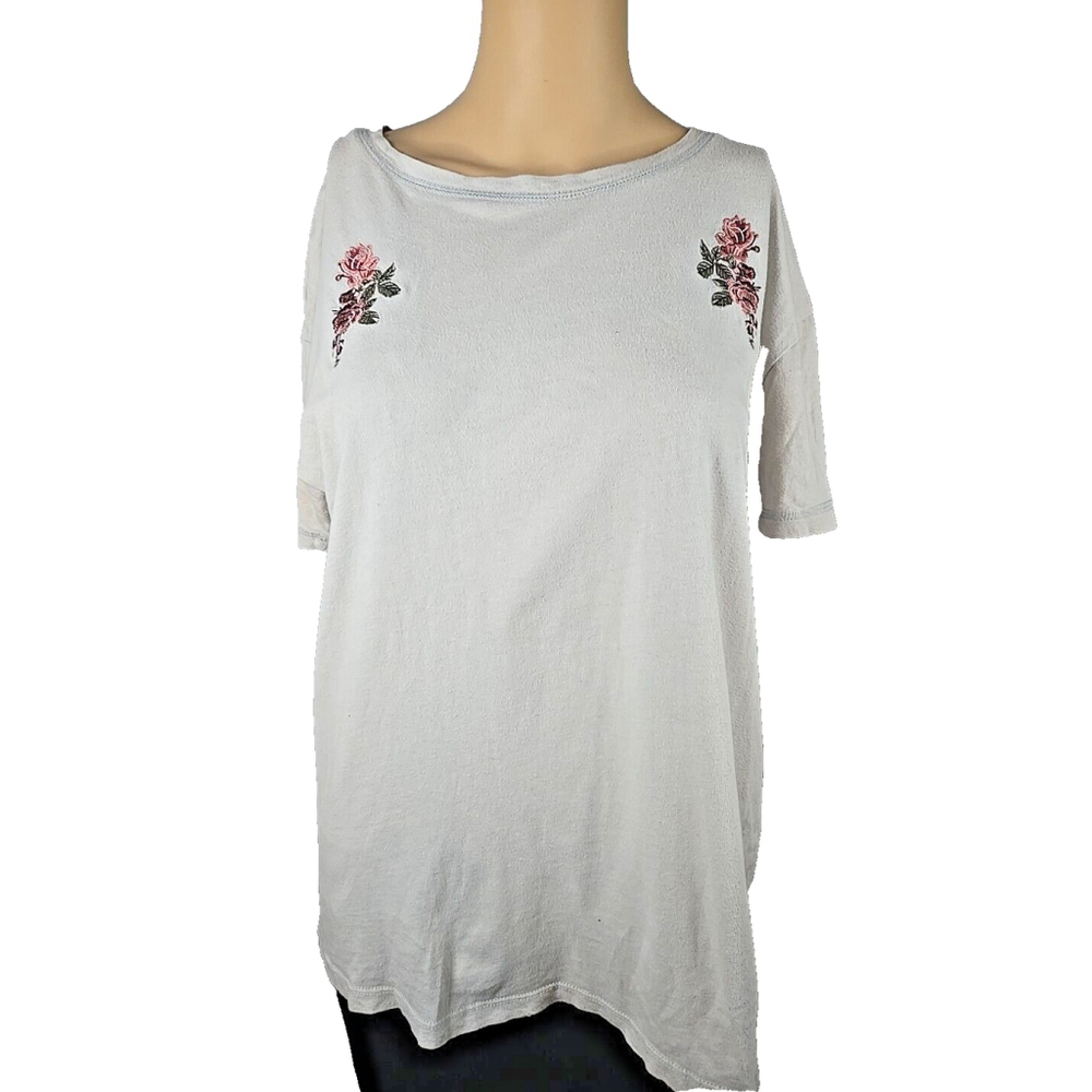 Empyre Women's Light Gray Embroidered Floral Short Sleeve Tee Size XS